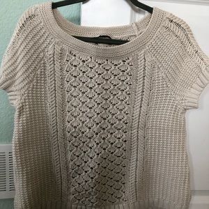 Short sleeved sweater